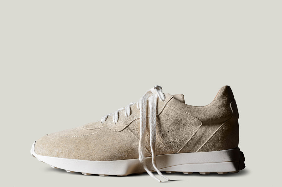 R1 Sneaker . Sand Suede