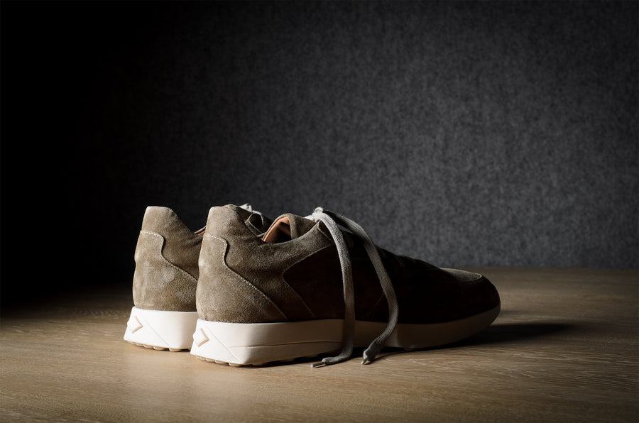 R1 Sneaker . Sage Suede