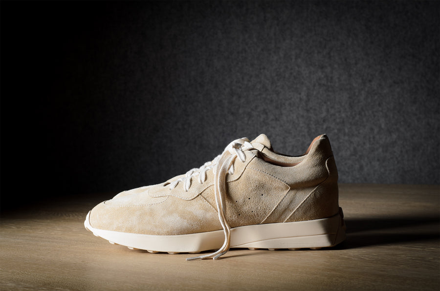 R1 Sneaker . Sand Suede