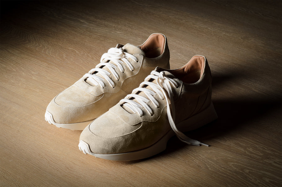 R1 Sneaker . Sand Suede