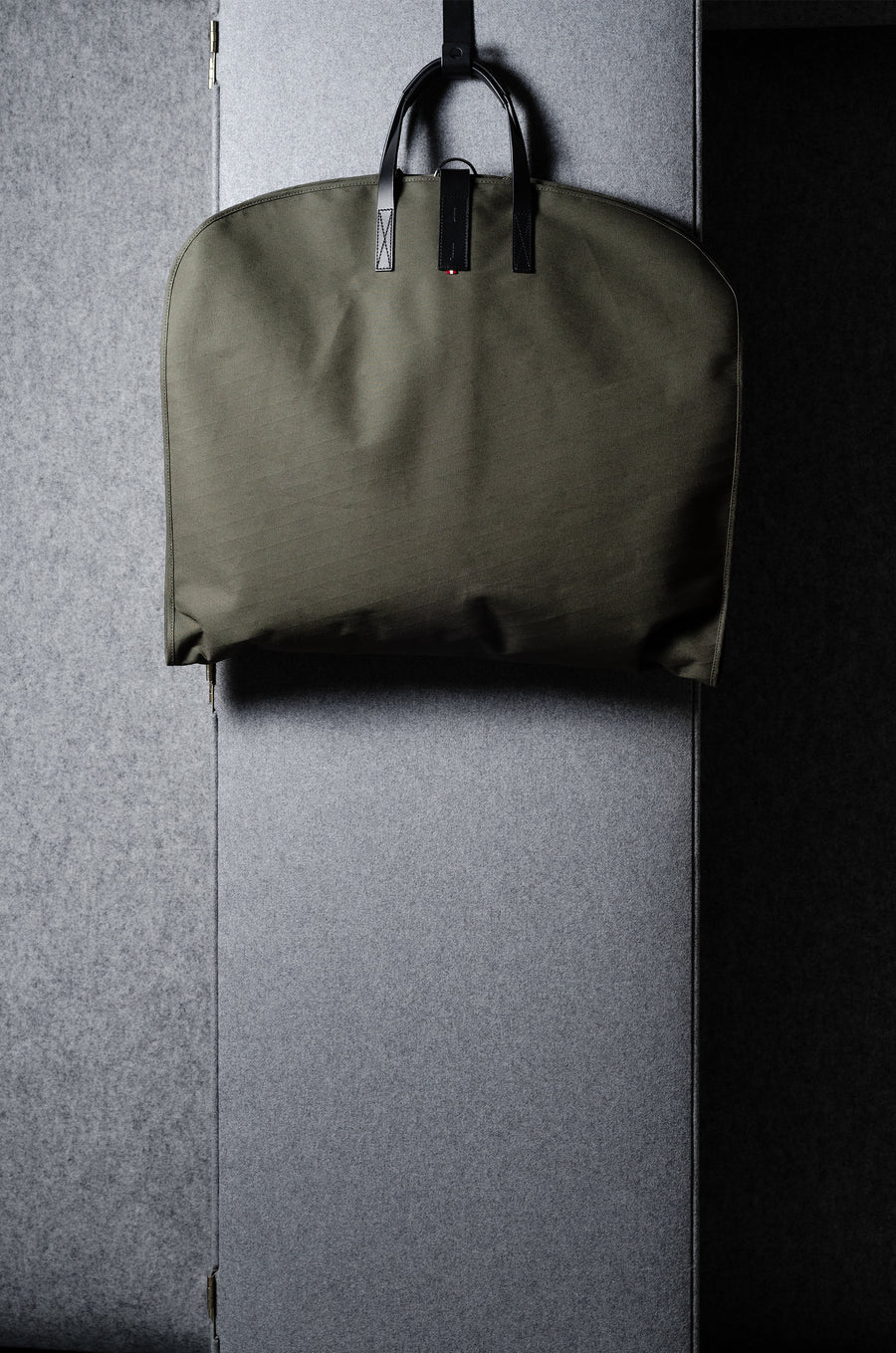 Undercover Garment Bag . Forest