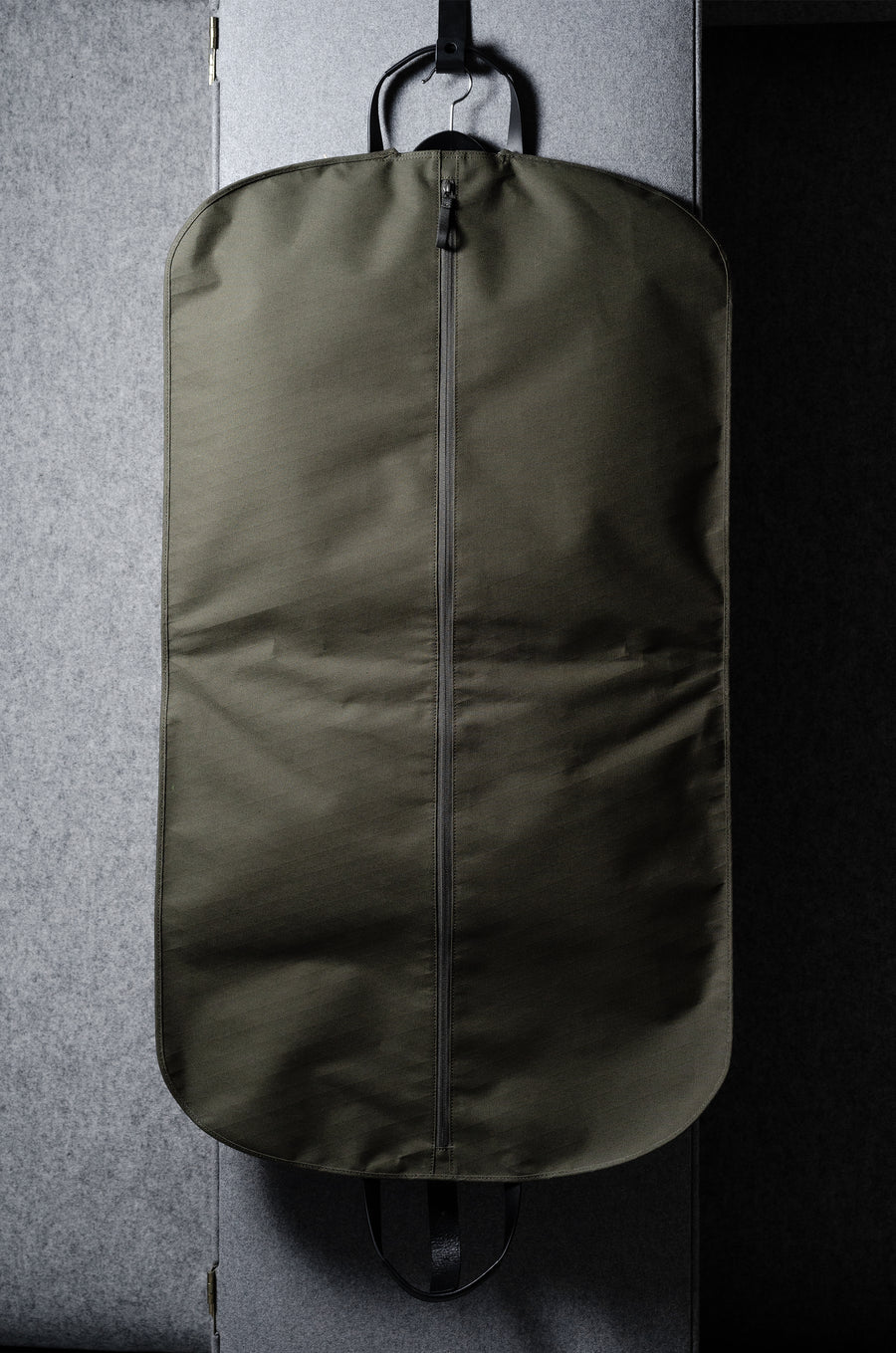 Undercover Garment Bag . Forest