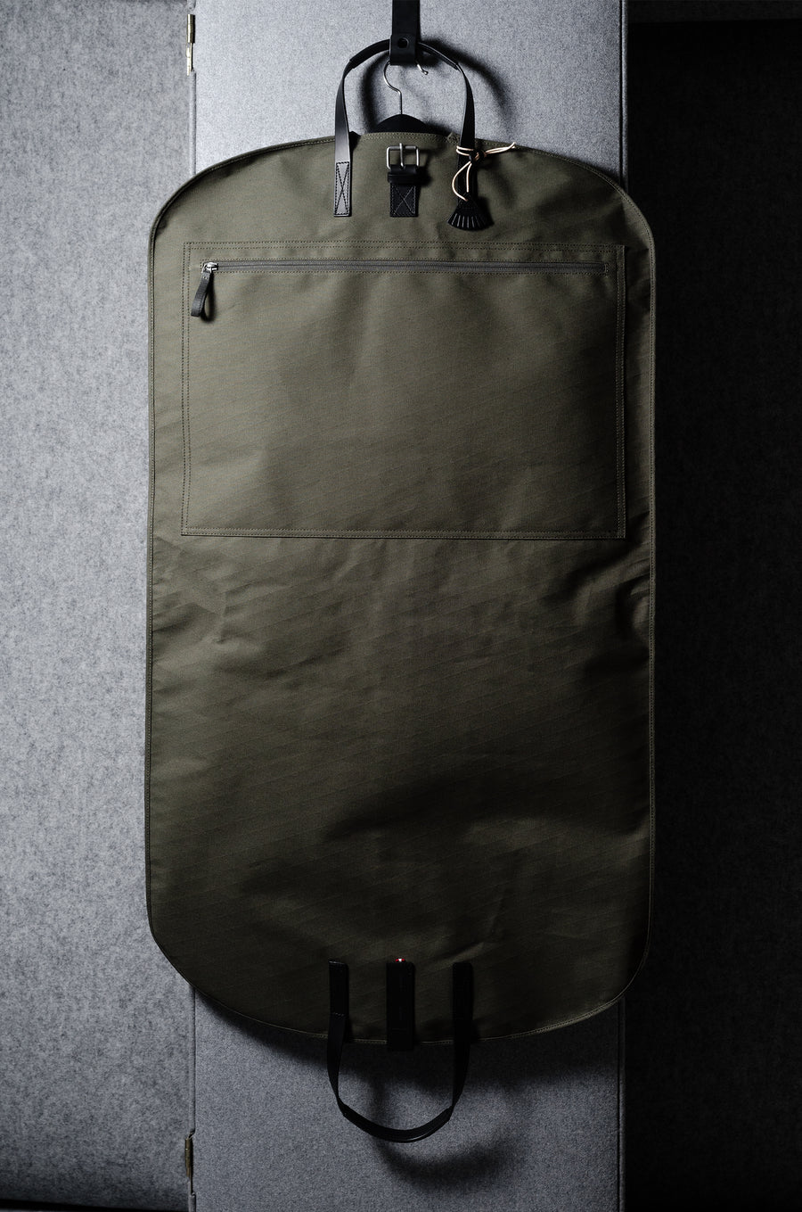 Undercover Garment Bag . Forest