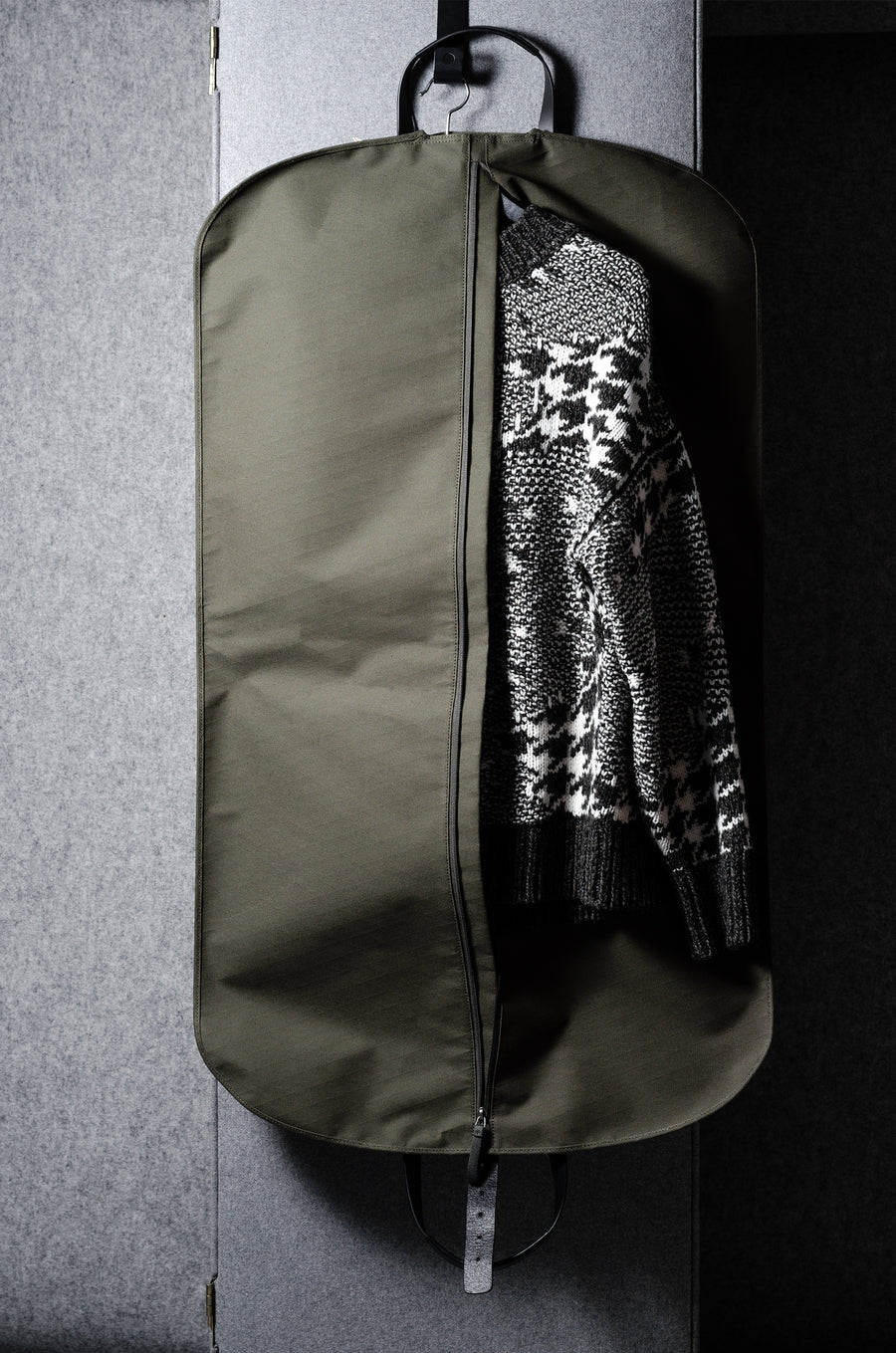 Undercover Garment Bag . Forest