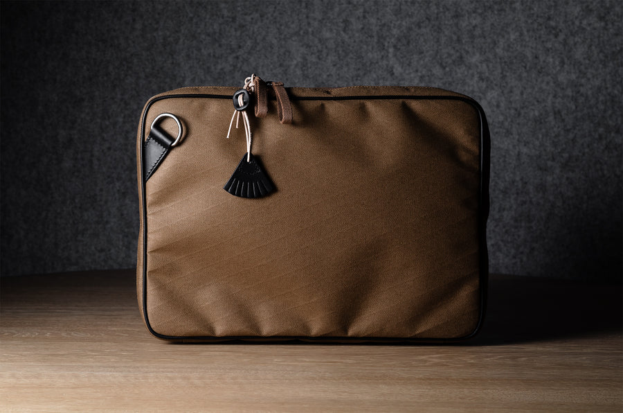 Proper Laptop Bag . Brownish