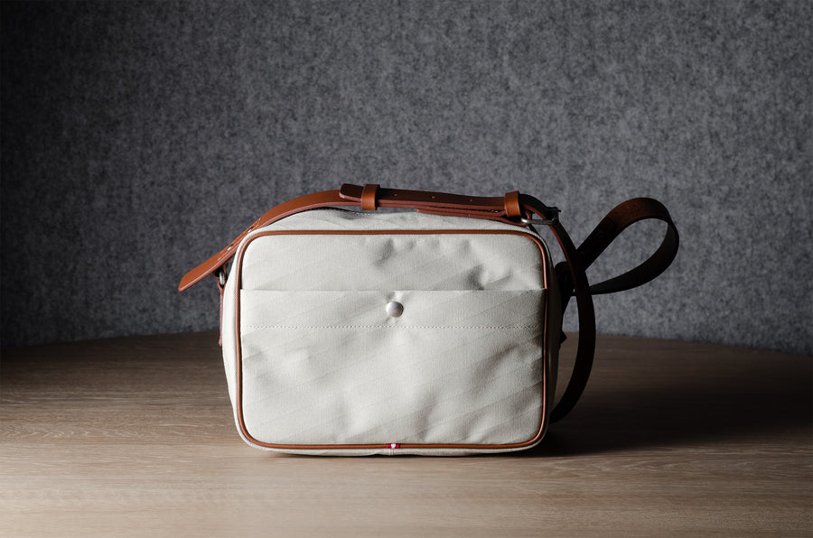 Regular Crossbody Bag . Natural