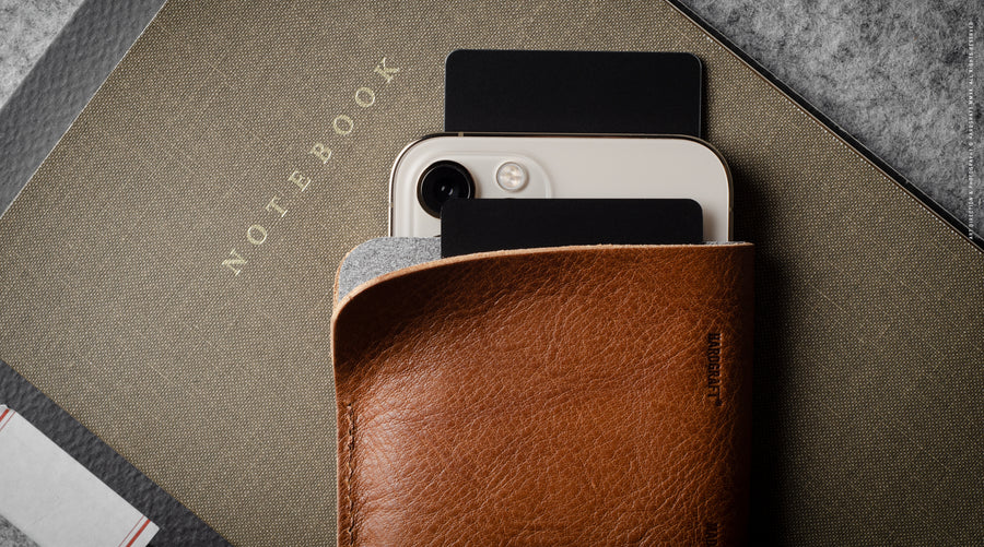 iPhone 11 Pro Max Leather Case | Genuine Leather | BandWerk Germany Munich | Ostrich | Black Silver